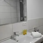 Gaestehaus Hosp 로이테