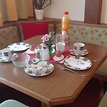 아파트 Gaestehaus Hosp