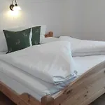 Gaestehaus Hosp 로이테