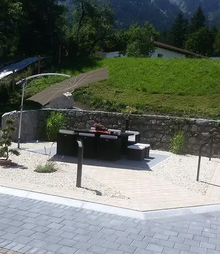 شقة شباب هوسب *